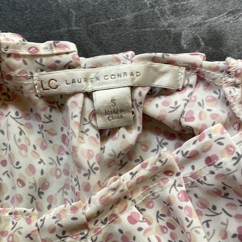 Pretty blouse - Picture 5 of 5